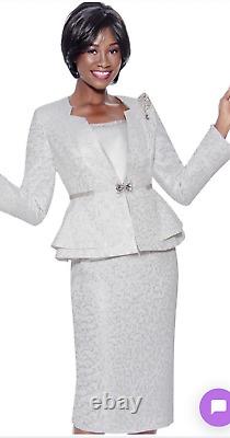 Terramina Skirt Suit/new With Tag/retail$280/size 16/white/silver